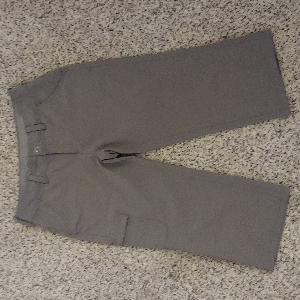 North Face Grey Lightweight Dry-XD technology Wicks Capri Cropped Pants Sz 4